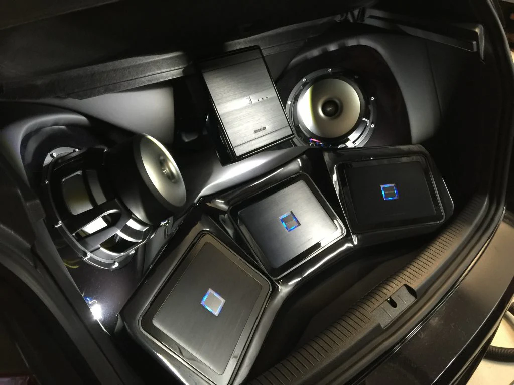 Pojačalo i DSP u automobilu