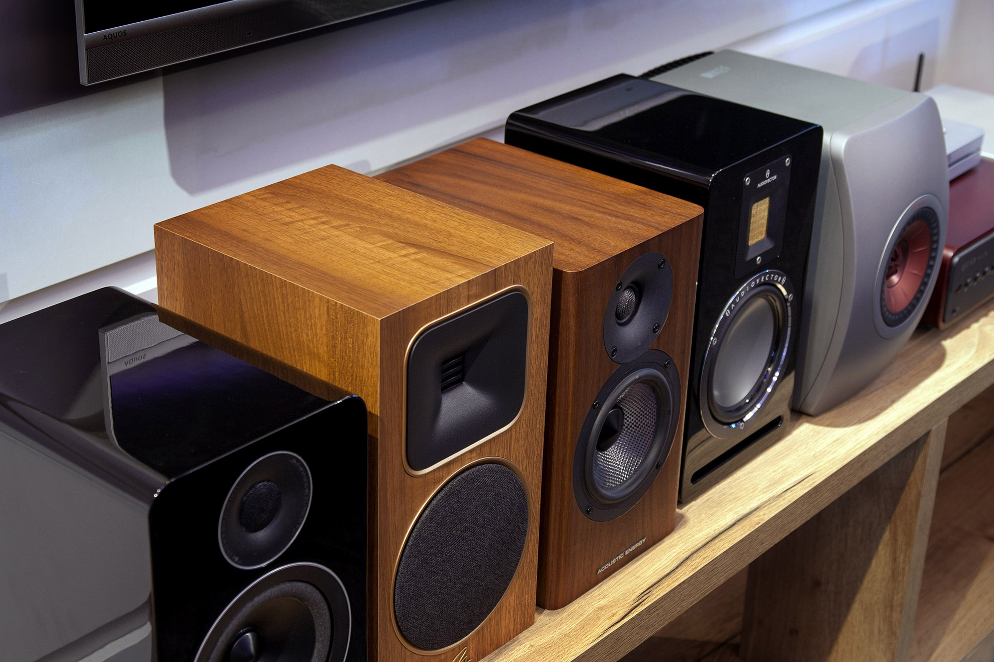 Hi-Fi zvuk izvan svog formata Hi-Fi zvuk izvan svog formata