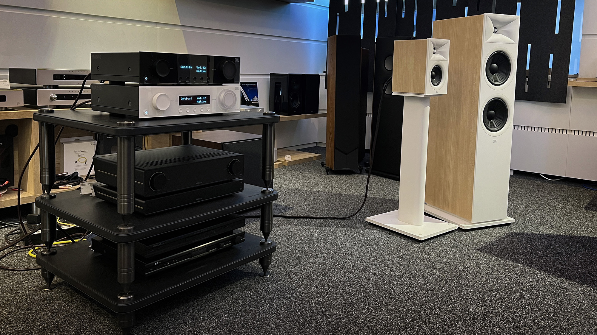 Stage 2 Modern Audio - JBL