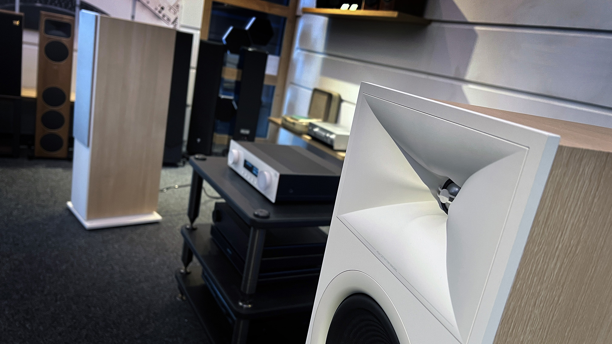 Stage 2 Modern Audio - JBL