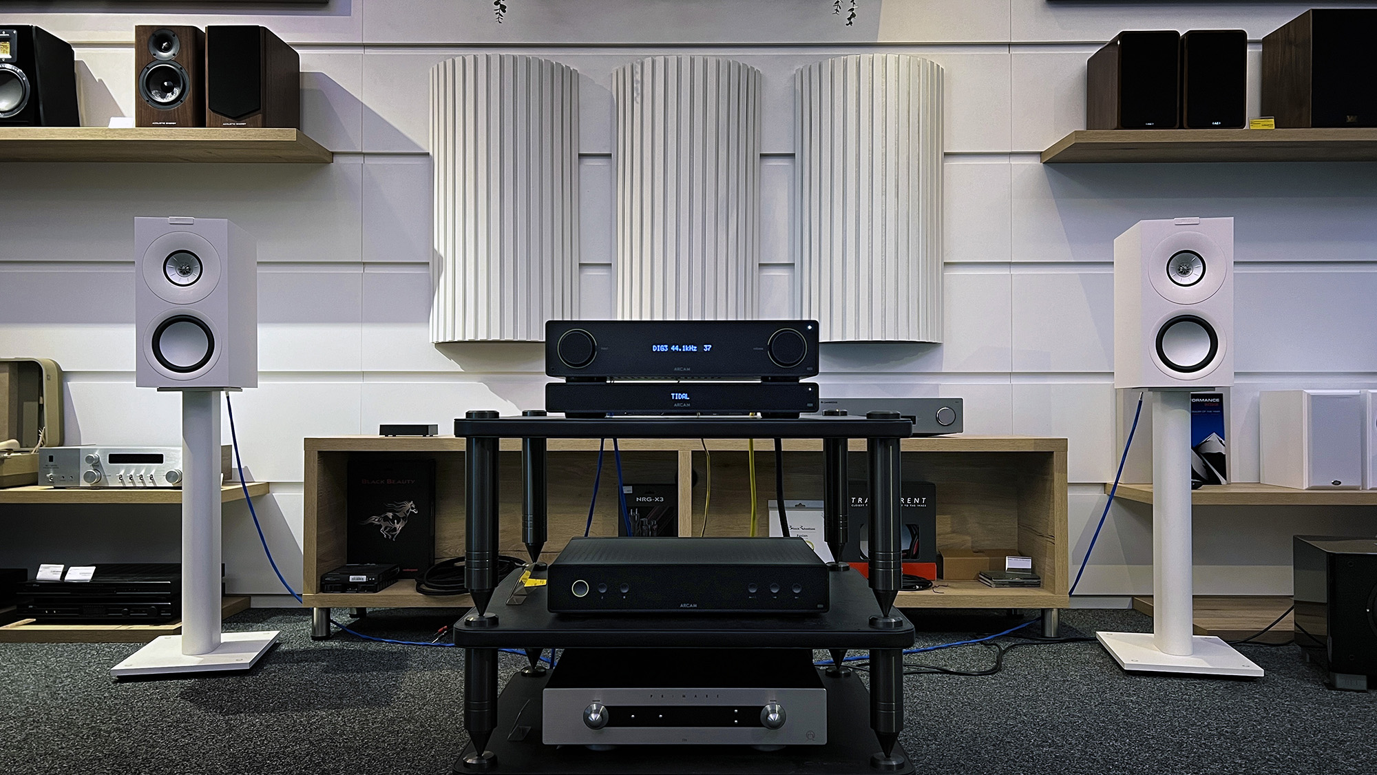 KEF Q Concerto Meta