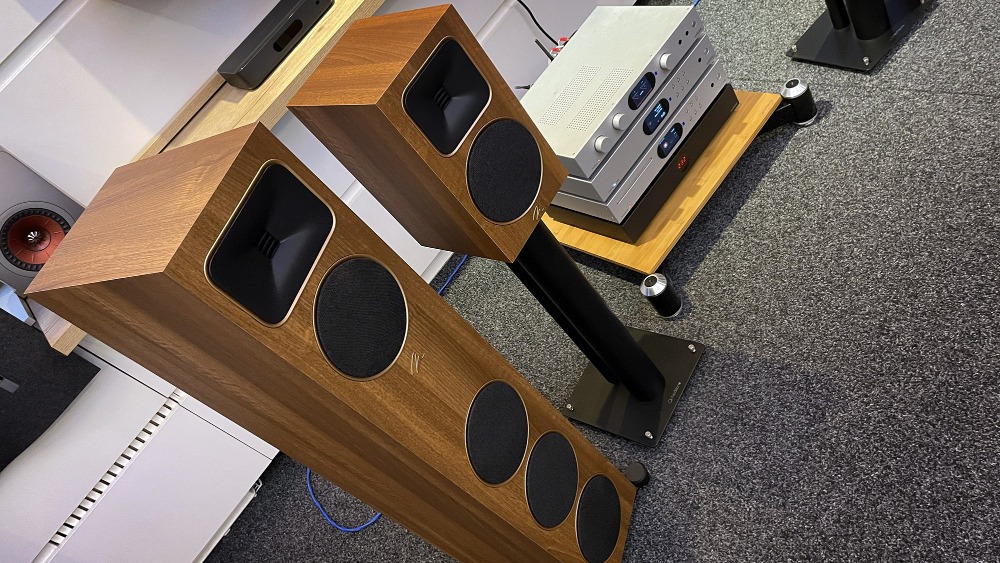 Novo u Ronisu: Martin Logan Foundation F1 i B1