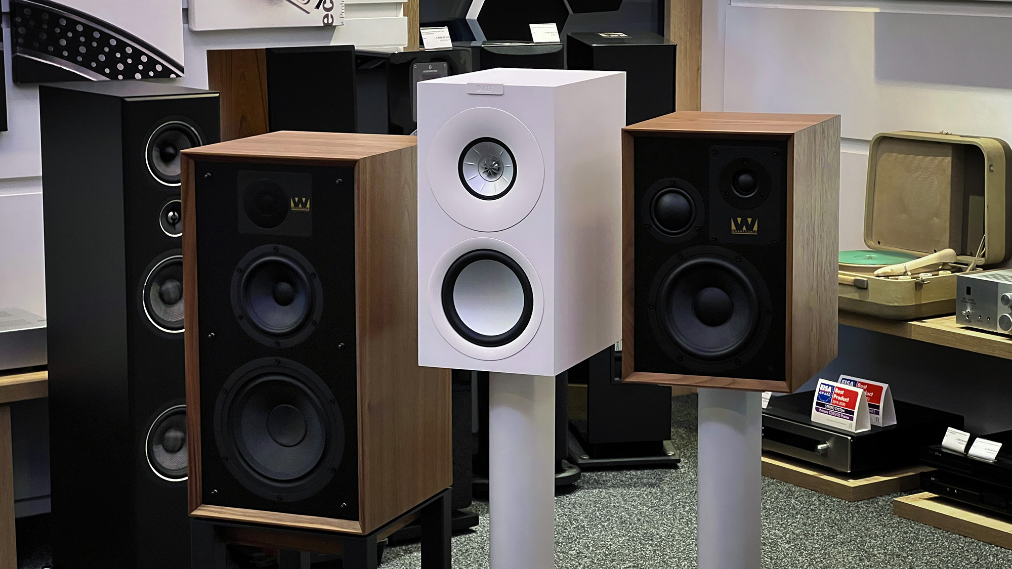 KEF Q Concerto Meta