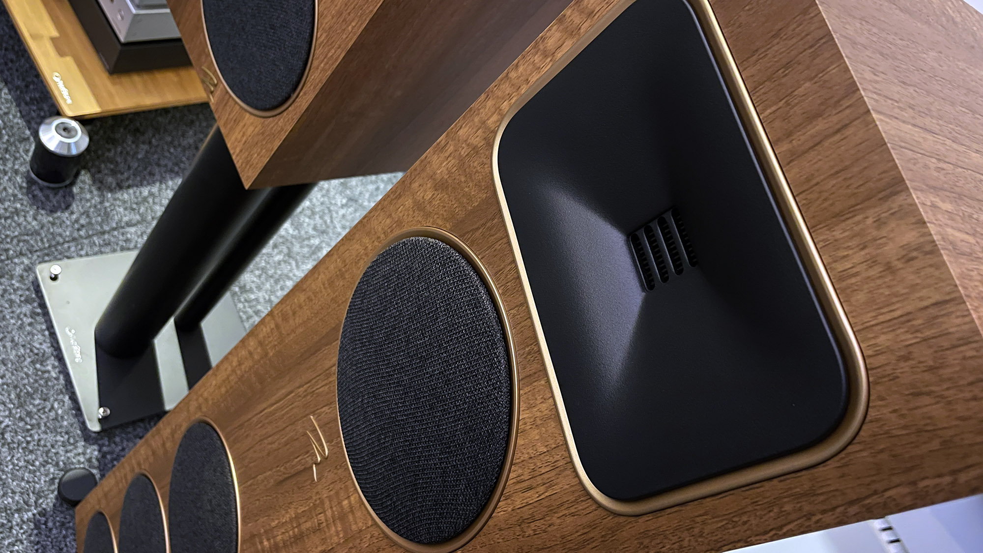 Novo u Ronisu: Martin Logan Foundation F1 i B1