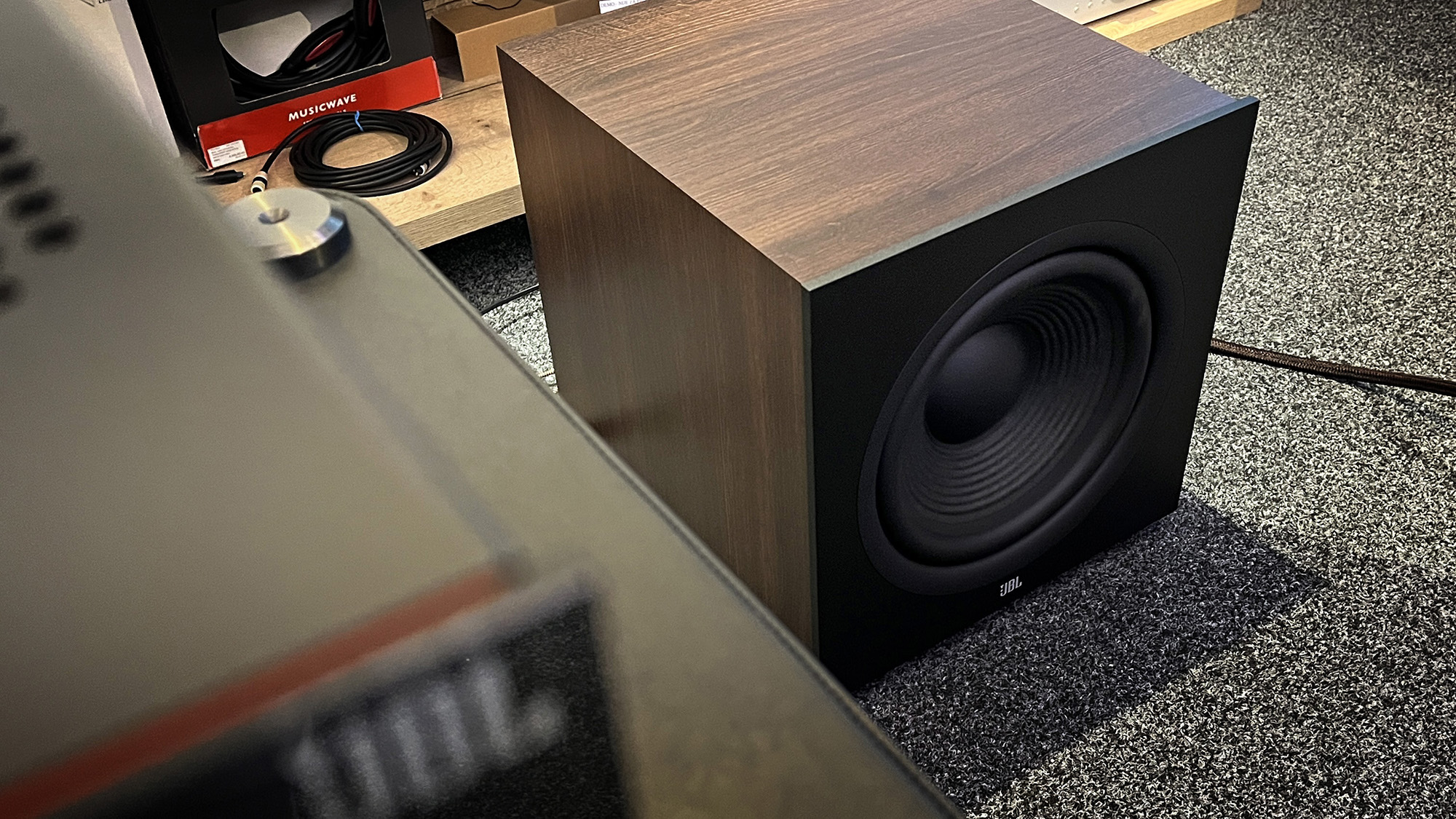 Stage 2 Modern Audio - JBL