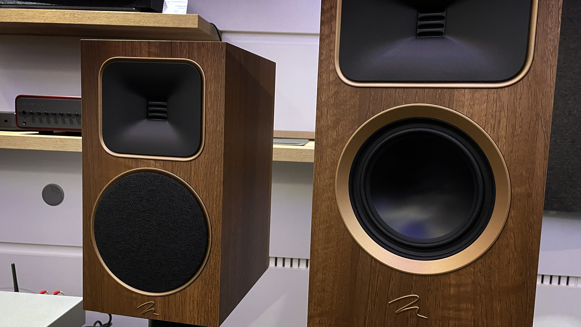 Novo u Ronisu: Martin Logan Foundation F1 i B1