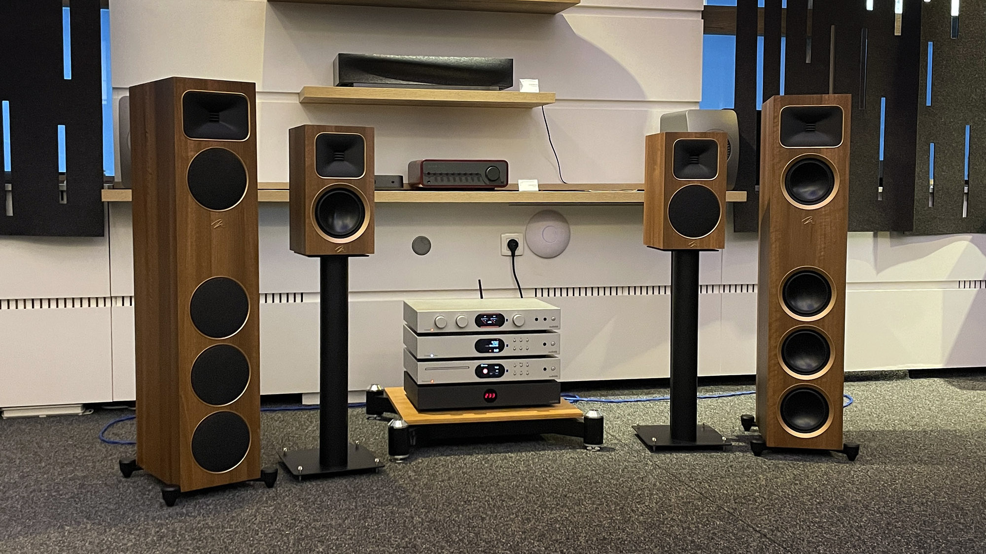 Novo u Ronisu: Martin Logan Foundation F1 i B1
