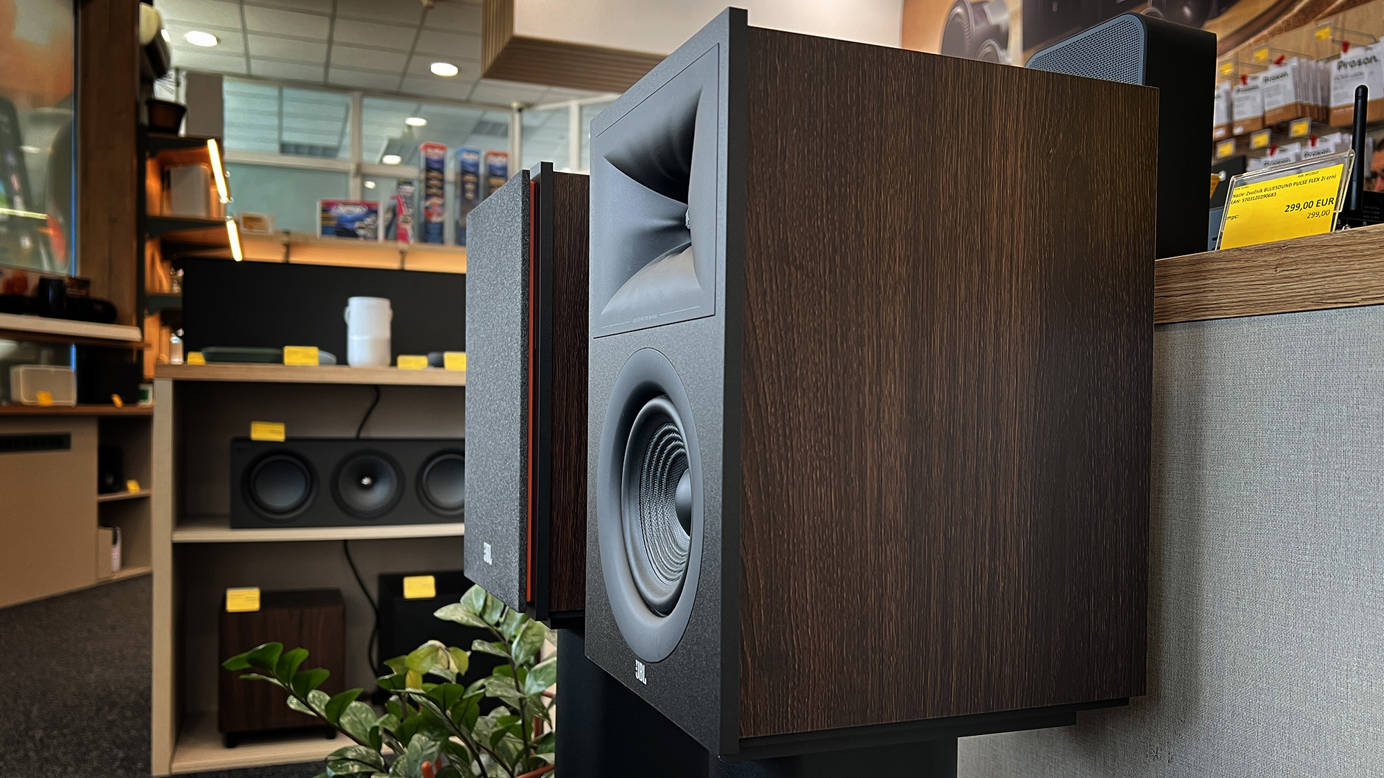Stage 2 Modern Audio - JBL