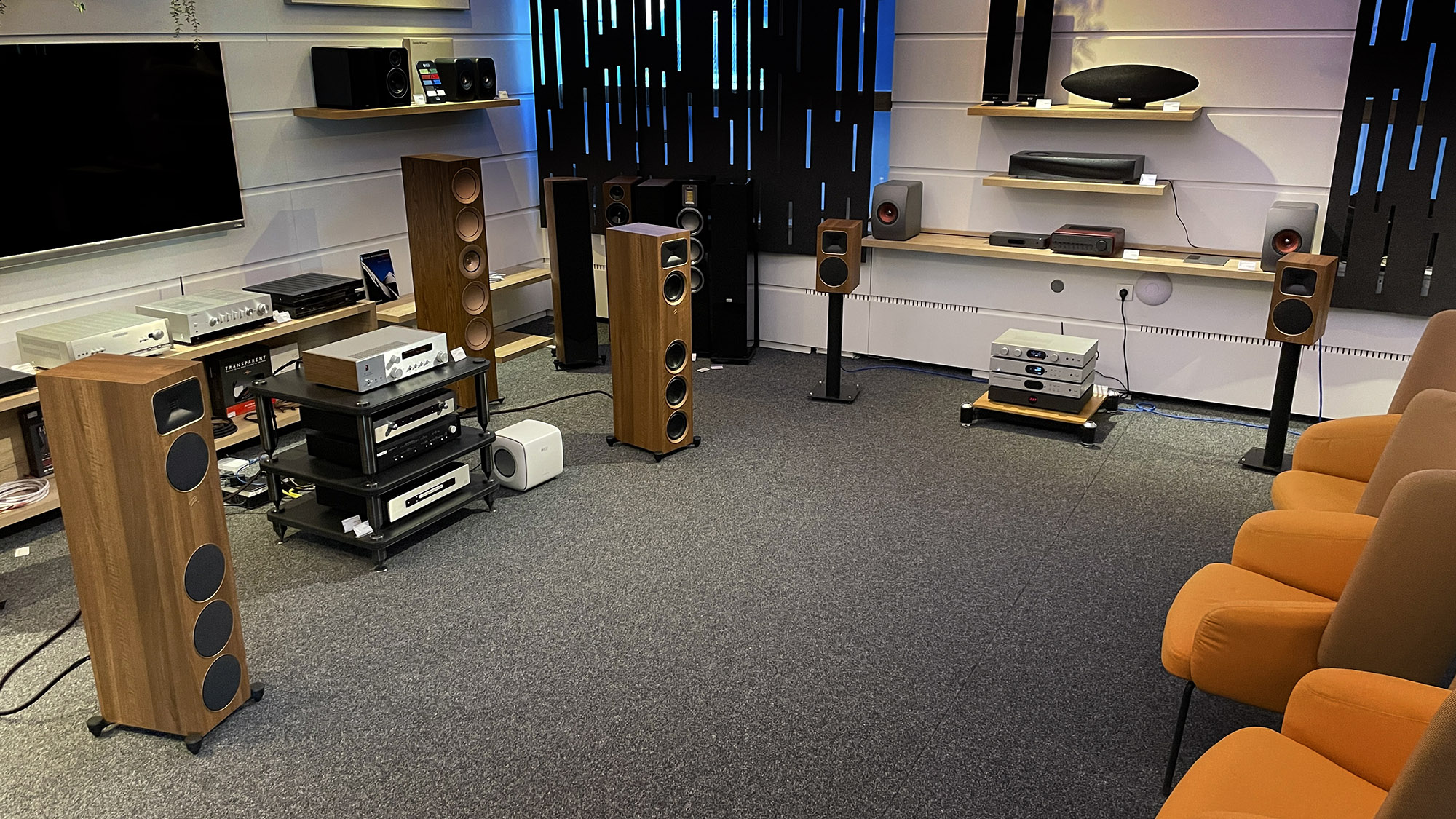 Novo u Ronisu: Martin Logan Foundation F1 i B1