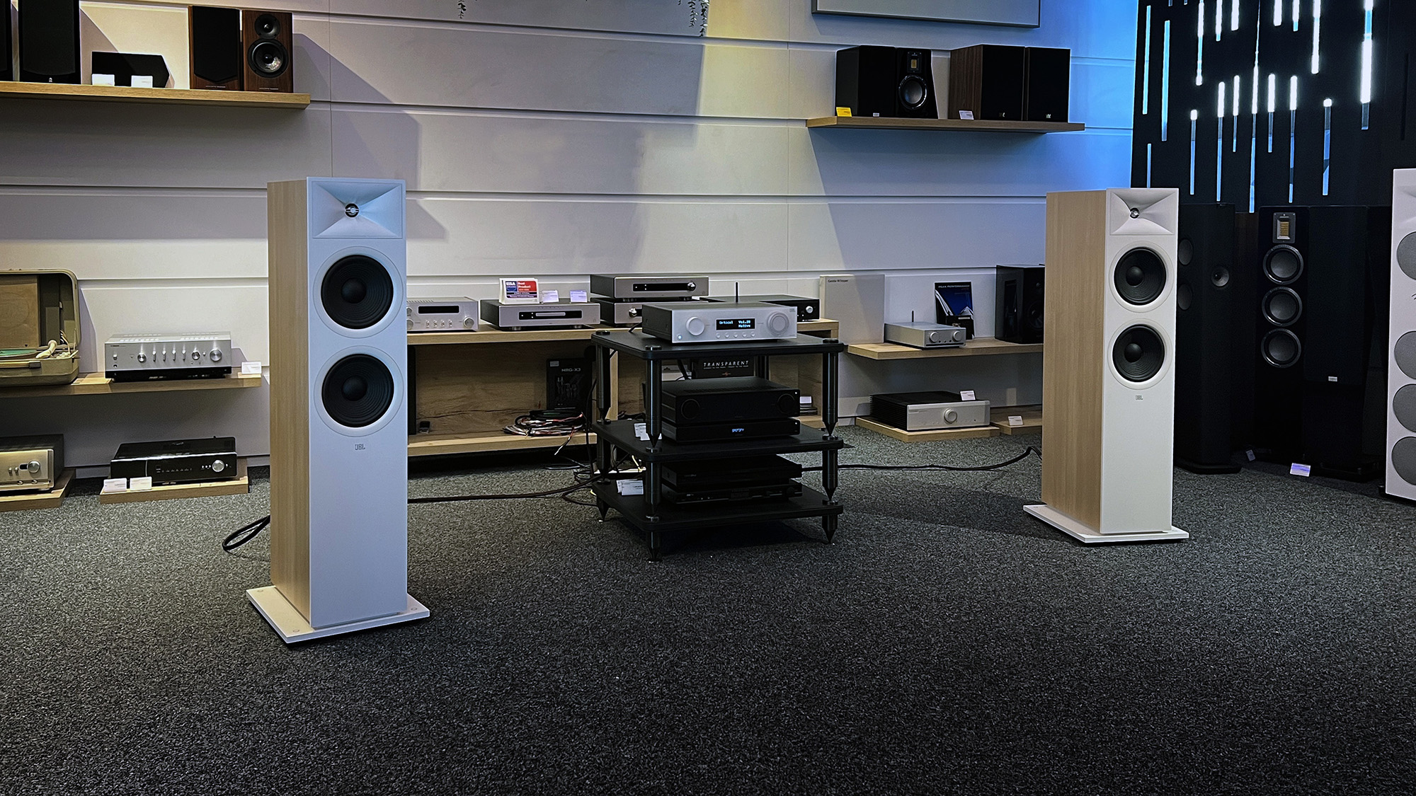 Stage 2 Modern Audio - JBL