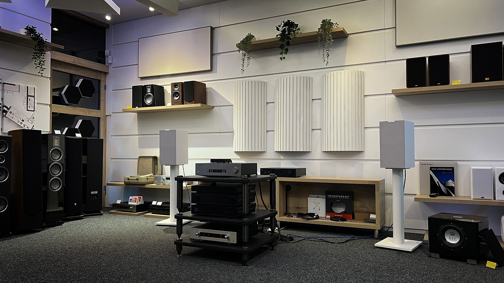 KEF Q Concerto Meta