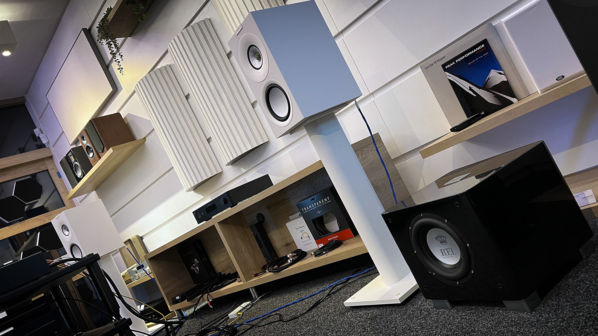 KEF Q Concerto Meta