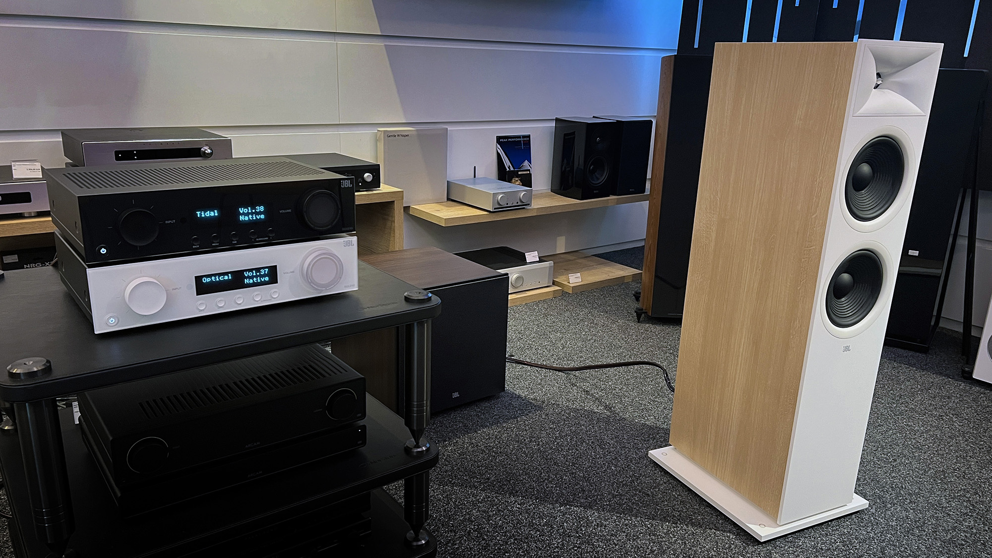 Stage 2 Modern Audio - JBL