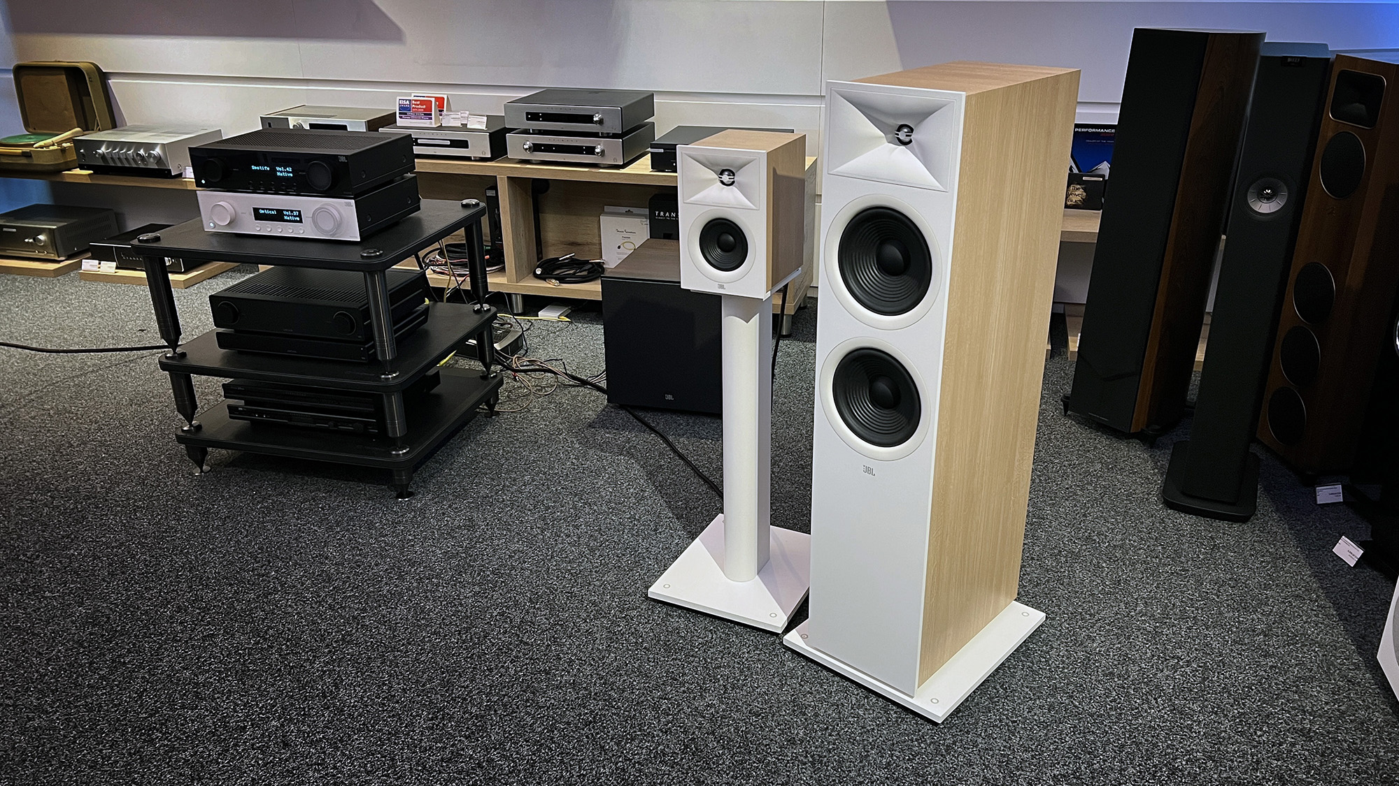 Stage 2 Modern Audio - JBL