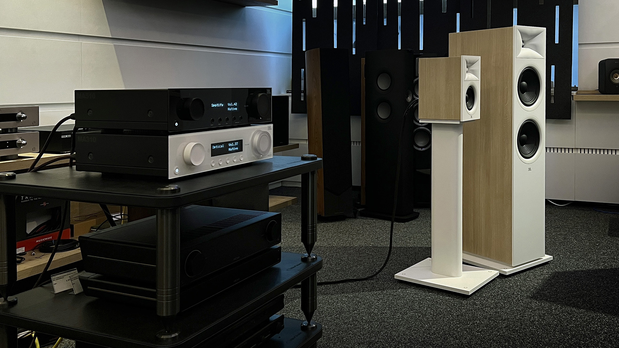 Stage 2 Modern Audio - JBL