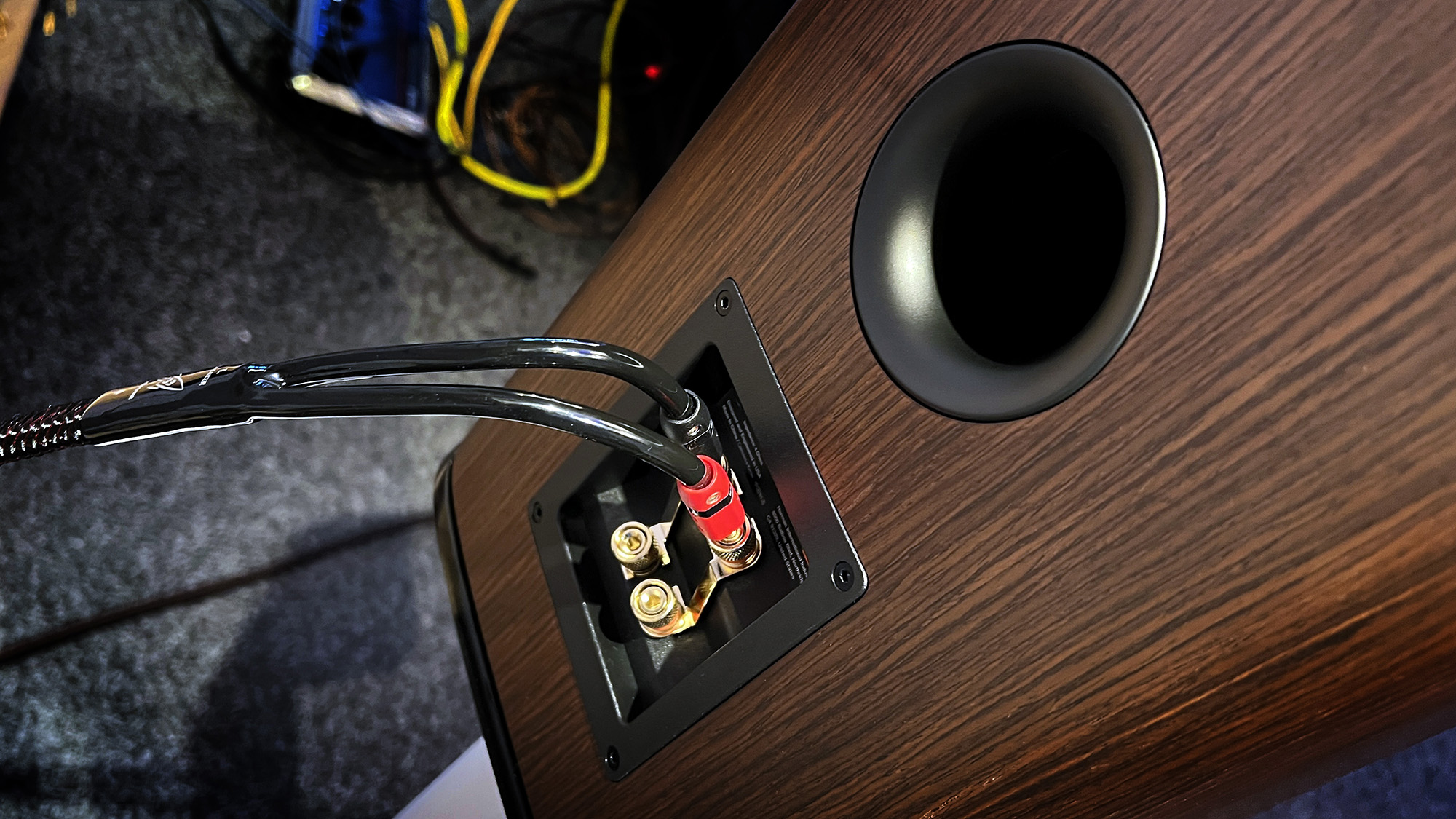JBL  HDI 1600