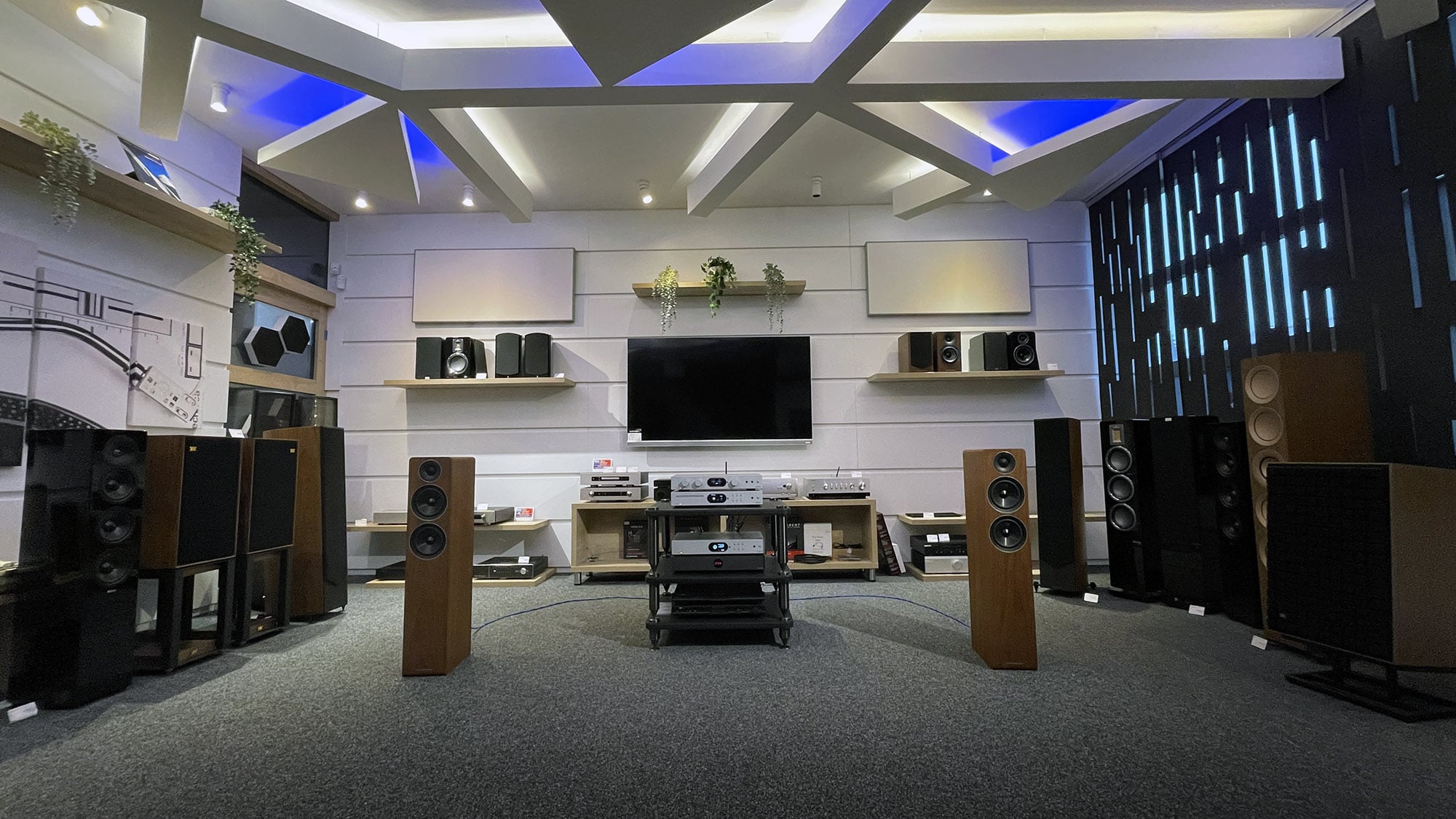 Audiolab serija 7000