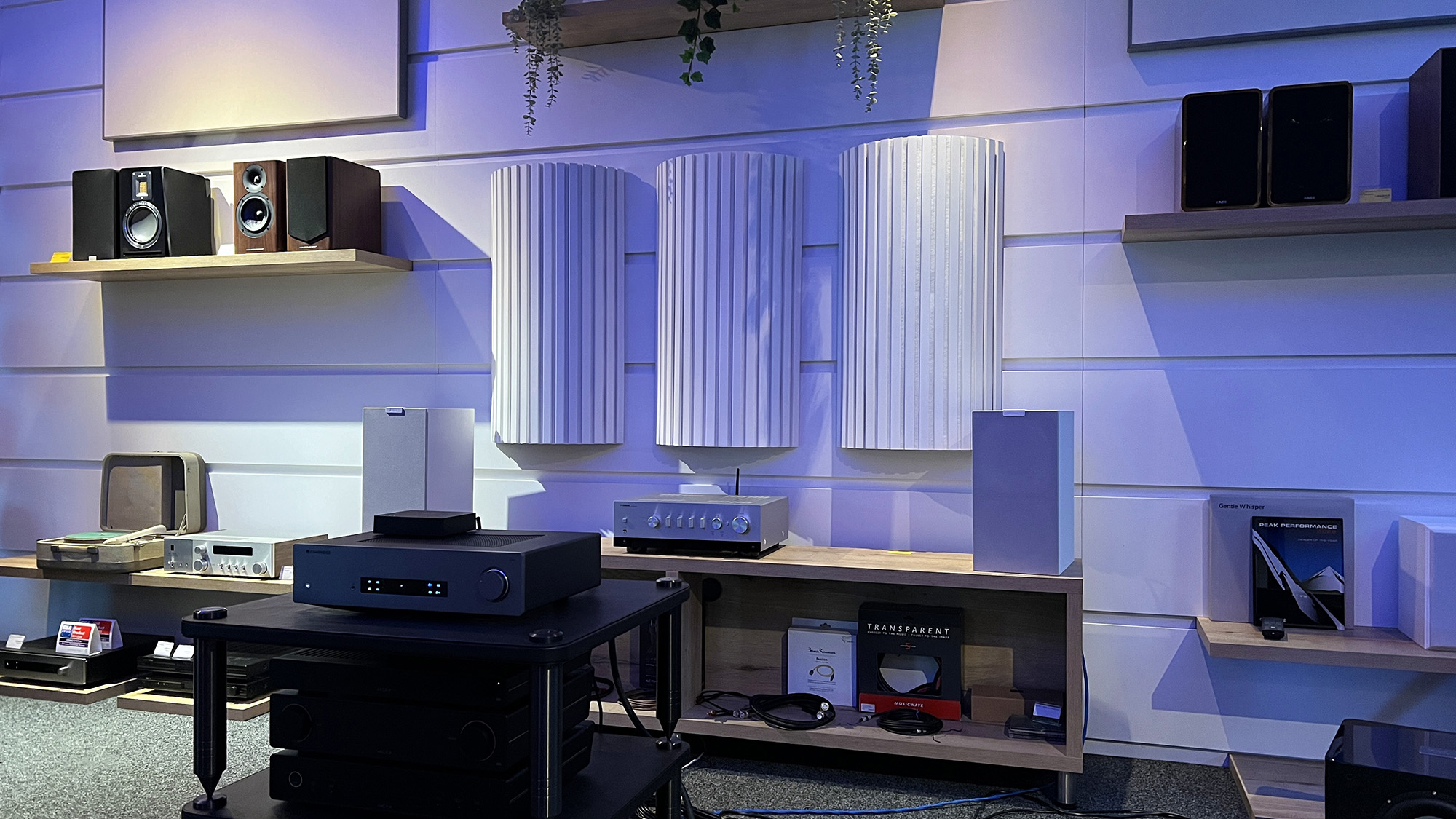 KEF Q Concerto Meta