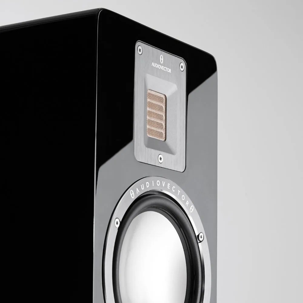 Audiovector & Audioengine 🎵 Hi-Fi visoke klase samo ovaj vikend s ekskluzivnim popustom! AUDIOVECTOR QR1